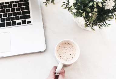 开云官网-够嗨！美媒晒出詹姆斯与说唱歌手E-40即兴说唱互动的视频